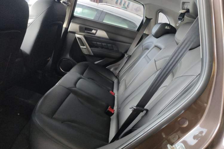Used Haval H2 2016 Red-Label 1.5T Automatic Two-Wheel Drive Luxury Model Interior 4