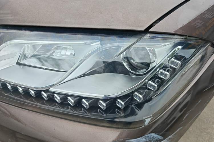 Used Haval H2 2016 Red Label 1.5T Manual Two-Wheel Drive Elite Model Left Front Headlight