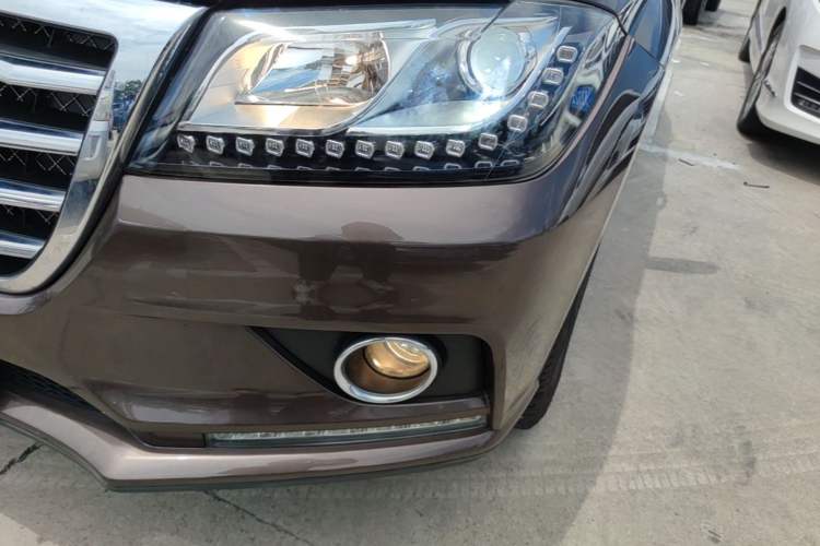 Used Haval H2 2016 Red Label 1.5T Manual Two-Wheel Drive Prestige Model Left Front Headlight