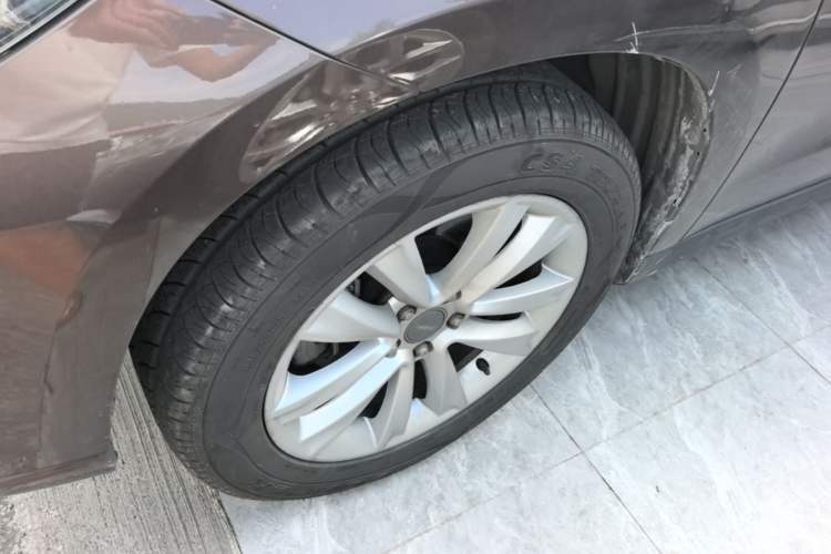 Used Haval H2 2016 Red-Label 1.5T Manual Two-Wheel Drive Luxury Model Left Front Wheel Hub
