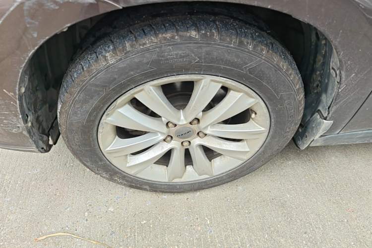Used Haval H2 2016 Red Label 1.5T Manual Two-Wheel Drive Elite Model Left Front Wheel Hub