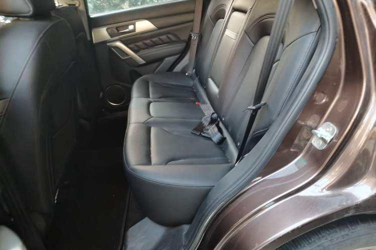 Used Haval H2 2016 Red-Label 1.5T Manual Two-Wheel Drive Luxury Model Left Rear Seat