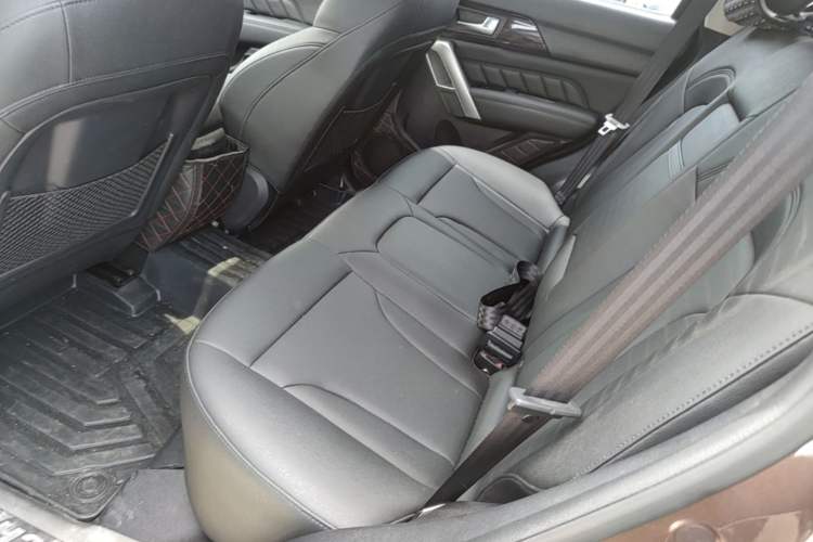 Used Haval H2 2016 Red Label 1.5T Manual Two-Wheel Drive Prestige Model Left Rear Seat