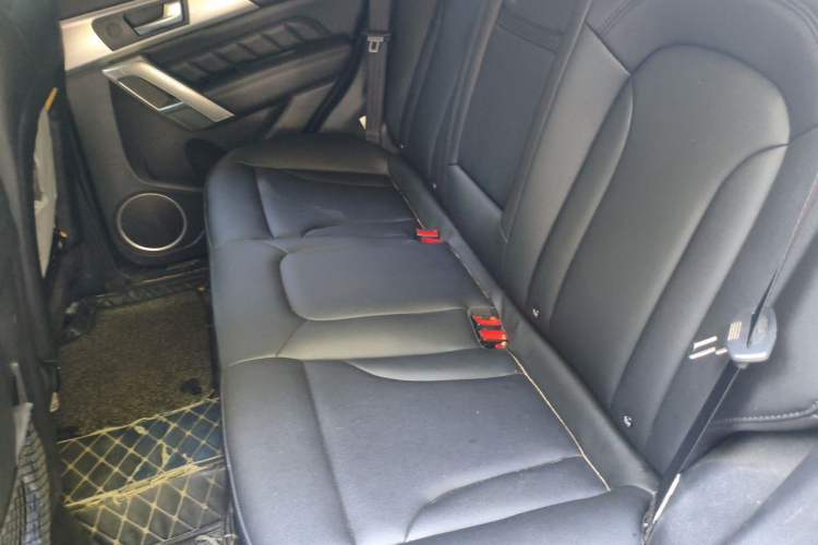Used Haval H2 2016 Red-Label 1.5T Automatic Two-Wheel Drive Luxury Model Left Rear Seat