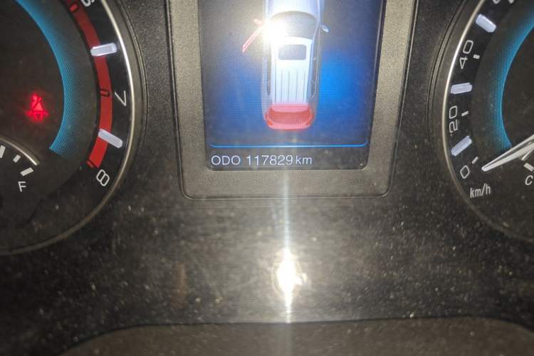 Used Haval H2 2016 Red Label 1.5T Manual Two-Wheel Drive Elite Model Odometer Close Up