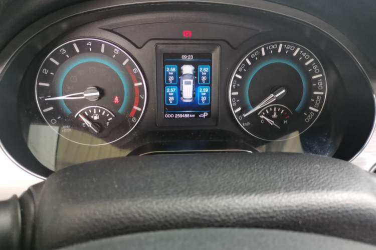 Used Haval H2 2016 Red-Label 1.5T Automatic Two-Wheel Drive Luxury Model Odometer Close Up