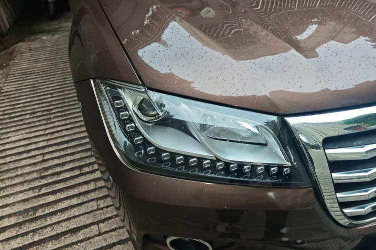 Used Haval H2 2016 Red Label 1.5T Automatic Two-Wheel Drive Elite Model Right Front Headlight