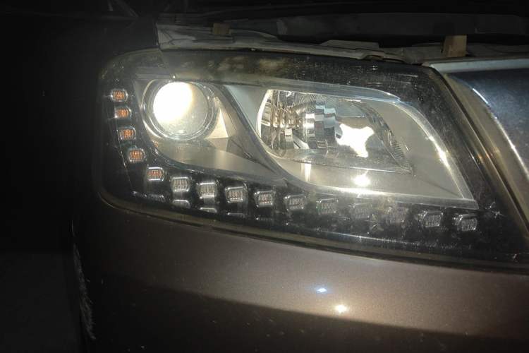 Used Haval H2 2016 Red Label 1.5T Manual Two-Wheel Drive Elite Model Right Front Headlight