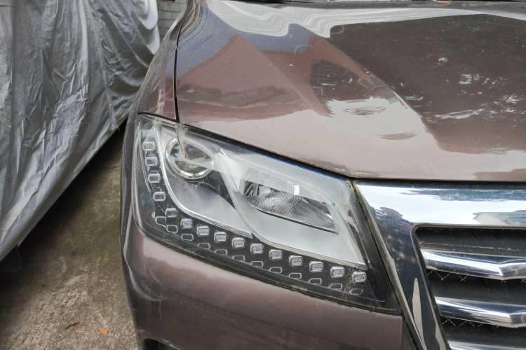 Used Haval H2 2016 Red-Label 1.5T Automatic Two-Wheel Drive Luxury Model Right Front Headlight