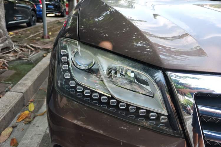 Used Haval H2 2016 Red-Label 1.5T Automatic Two-Wheel Drive Luxury Model Right Front Headlight