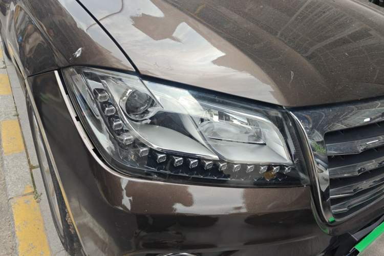 Used Haval H2 2016 Red-Label 1.5T Manual Two-Wheel Drive Luxury Model Right Front Headlight