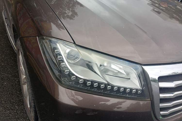 Used Haval H2 2016 Red Label 1.5T Automatic Two-Wheel Drive Elite Model Right Front Headlight