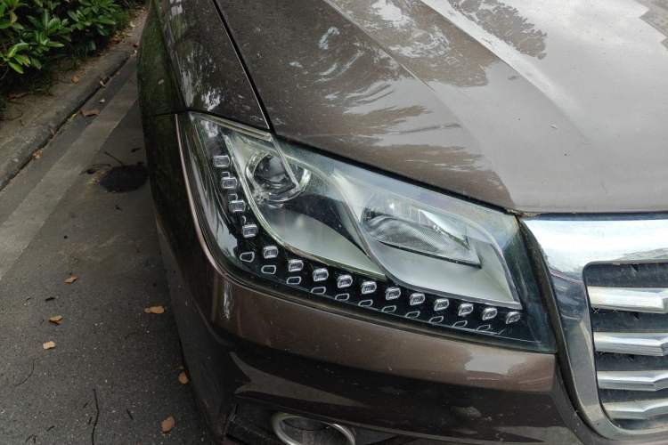 Used Haval H2 2016 Red Label 1.5T Manual Two-Wheel Drive Elite Model Right Front Headlight