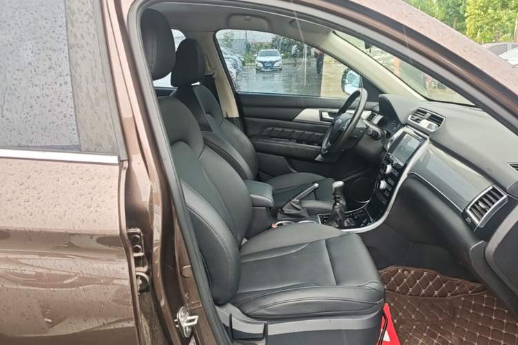 Used Haval H2 2016 Red Label 1.5T Manual Two-Wheel Drive Elite Model Right Front Seat