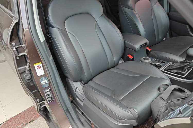 Used Haval H2 2016 Red Label 1.5T Automatic Two-Wheel Drive Prestige Model Right Front Seat