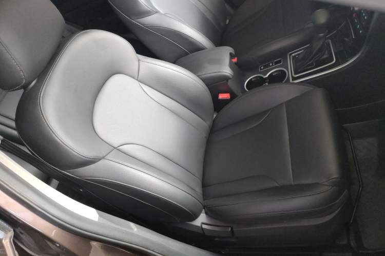 Used Haval H2 2016 Red-Label 1.5T Automatic Two-Wheel Drive Luxury Model Right Front Seat