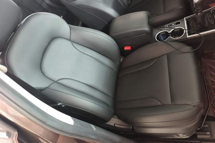 Used Haval H2 2016 Red-Label 1.5T Manual Two-Wheel Drive Luxury Model Right Front Seat