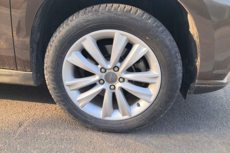 Used Haval H2 2016 Red-Label 1.5T Manual Two-Wheel Drive Luxury Model Right Front Wheel Hub