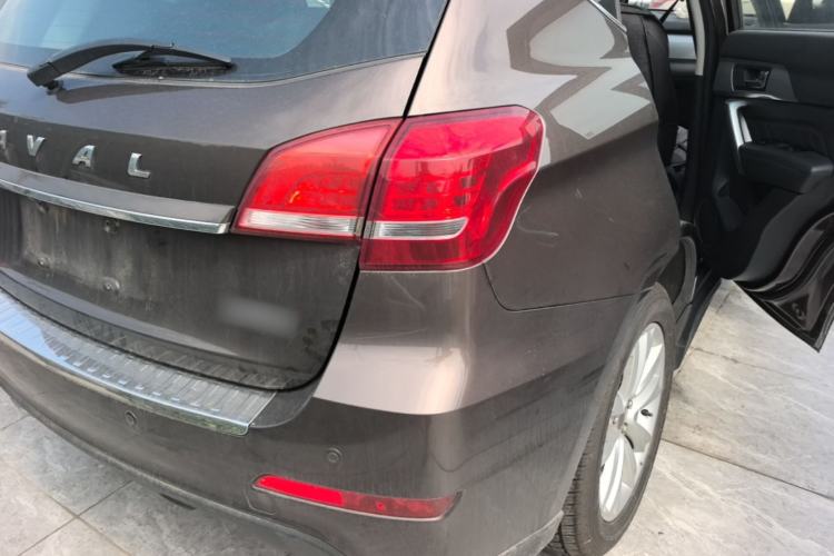Used Haval H2 2016 Red-Label 1.5T Manual Two-Wheel Drive Luxury Model Right Rear Taillight