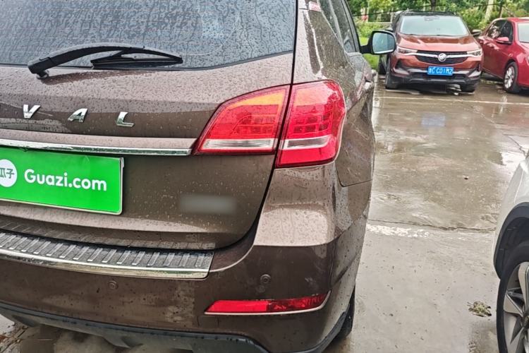 Used Haval H2 2016 Red Label 1.5T Manual Two-Wheel Drive Elite Model Right Rear Taillight