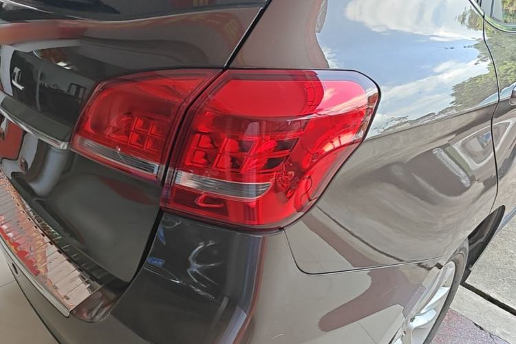 Used Haval H2 2016 Red Label 1.5T Automatic Two-Wheel Drive Prestige Model Right Rear Taillight