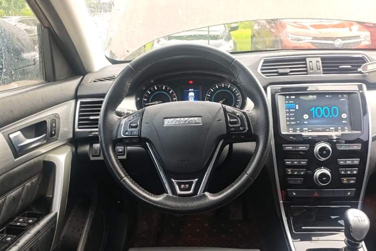 Used Haval H2 2016 Red Label 1.5T Manual Two-Wheel Drive Elite Model Steering Wheel