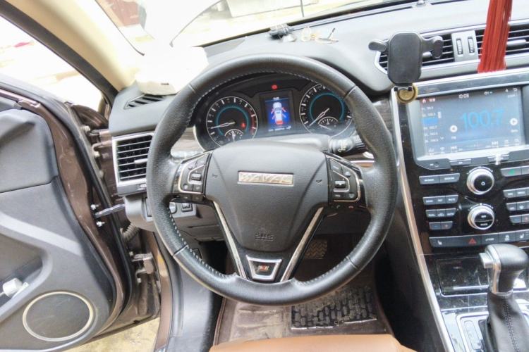 Used Haval H2 2016 Red-Label 1.5T Automatic Two-Wheel Drive Luxury Model Steering Wheel