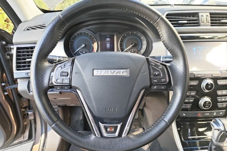 Used Haval H2 2016 Red-Label 1.5T Automatic Two-Wheel Drive Luxury Model Steering Wheel