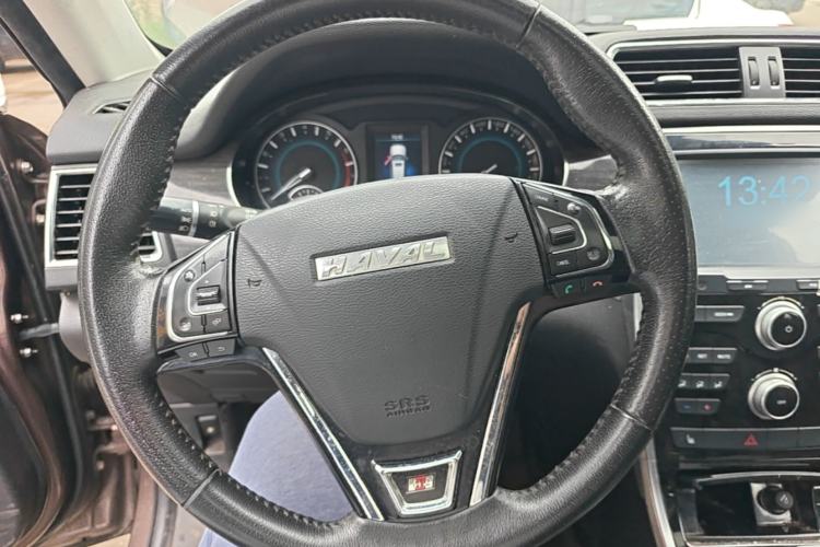 Used Haval H2 2016 Red Label 1.5T Manual Two-Wheel Drive Elite Model Steering Wheel