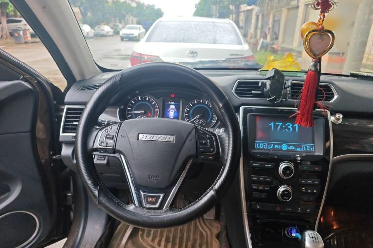 Used Haval H2 2016 Red-Label 1.5T Manual Two-Wheel Drive Luxury Model Steering Wheel