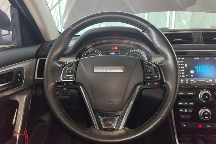 Used Haval H2 2016 Red-Label 1.5T Manual Two-Wheel Drive Luxury Model Steering Wheel