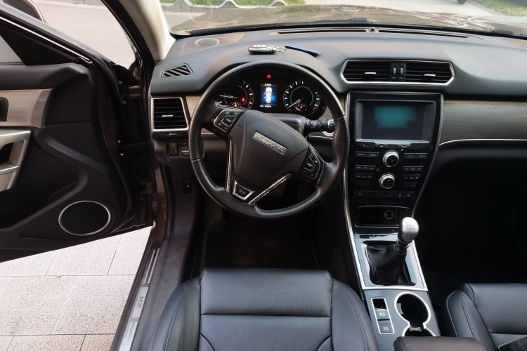 Used Haval H2 2016 Red-Label 1.5T Manual Two-Wheel Drive Luxury Model Steering Wheel