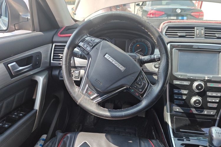Used Haval H2 2016 Red-Label 1.5T Manual Two-Wheel Drive Luxury Model Steering Wheel