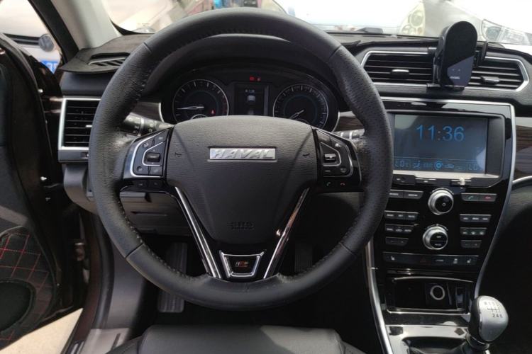 Used Haval H2 2016 Red Label 1.5T Manual Two-Wheel Drive Prestige Model Steering Wheel