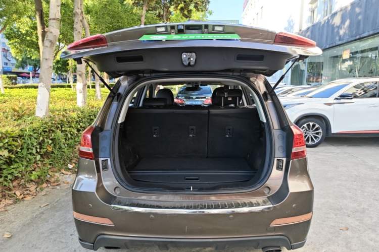 Used Haval H2 2016 Red-Label 1.5T Automatic Two-Wheel Drive Luxury Model Trunk