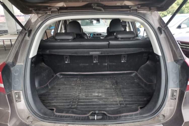 Used Haval H2 2016 Red-Label 1.5T Automatic Two-Wheel Drive Luxury Model Trunk