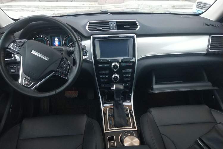 Used Haval H2 2016 Red-Label 1.5T Automatic Two-Wheel Drive Luxury Model Center Console
