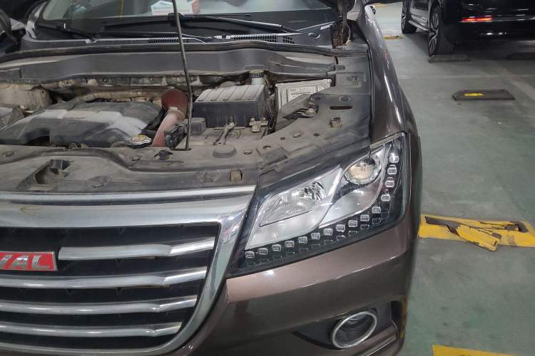 Used Haval H2 2016 Red-Label 1.5T Automatic Two-Wheel Drive Luxury Model Engine Bay Left