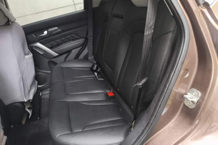 Used Haval H2 2016 Red-Label 1.5T Manual Two-Wheel Drive Luxury Model Left Rear Seat