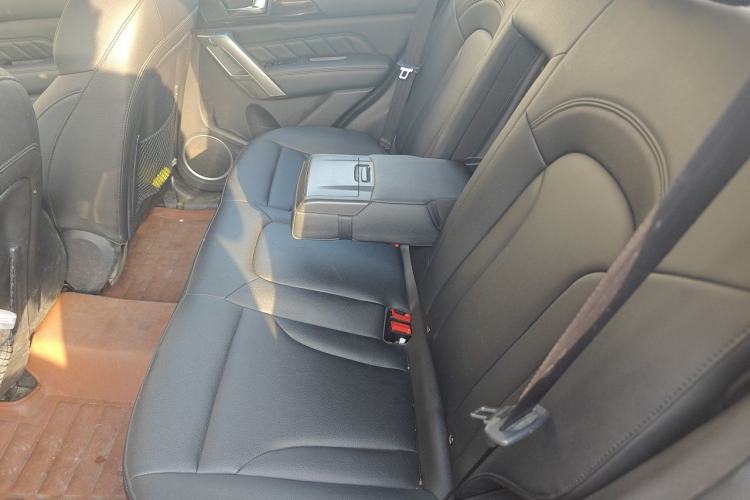Used Haval H2 2016 Red-Label 1.5T Manual Two-Wheel Drive Luxury Model Left Rear Seat