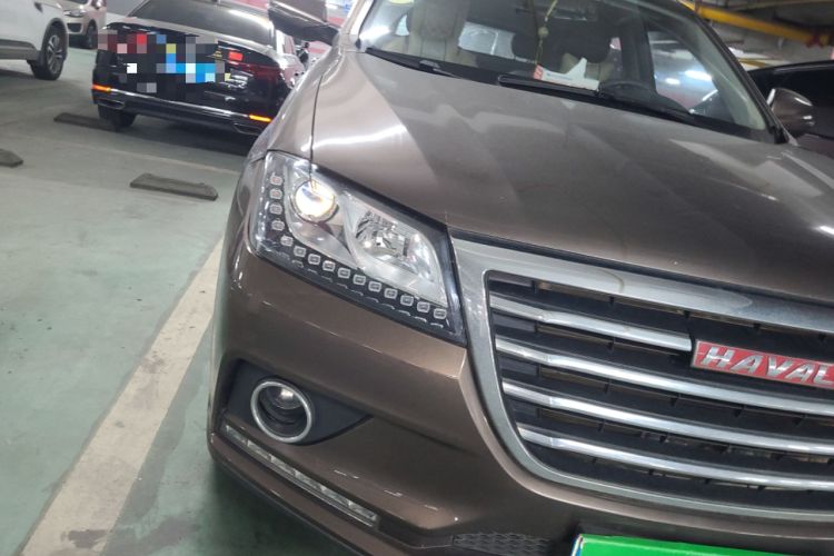 Used Haval H2 2016 Red-Label 1.5T Automatic Two-Wheel Drive Luxury Model Right Front Headlight