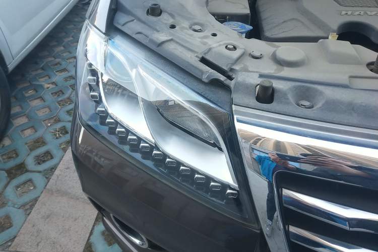Used Haval H2 2016 Red-Label 1.5T Automatic Two-Wheel Drive Luxury Model Right Front Headlight