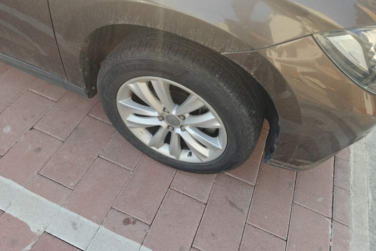 Used Haval H2 2016 Red-Label 1.5T Manual Two-Wheel Drive Luxury Model Right Front Wheel Hub