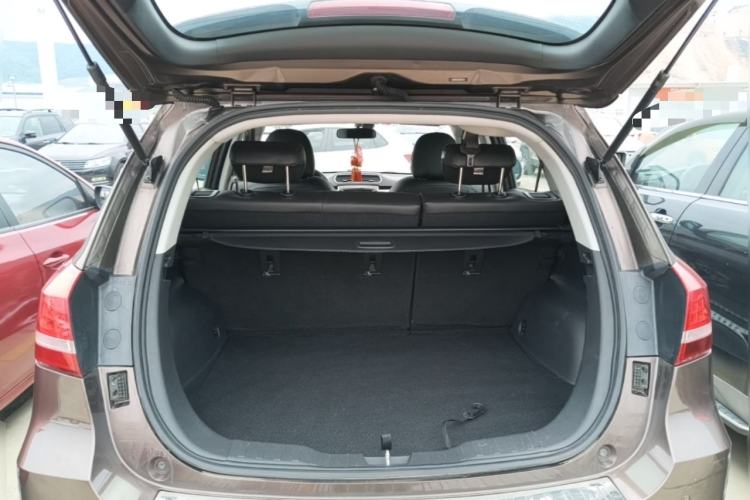 Used Haval H2 2016 Red-Label 1.5T Automatic Two-Wheel Drive Luxury Model Trunk