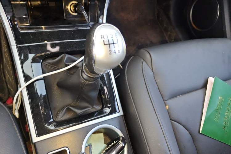 Used Haval H2 2016 Red-Label 1.5T Manual Two-Wheel Drive Comfort Model Gear Lever