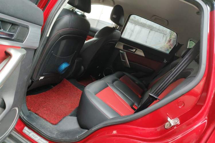 Used Haval H2 2016 Red Label 1.5T Automatic Two-Wheel Drive Prestige Model Left Rear Seat