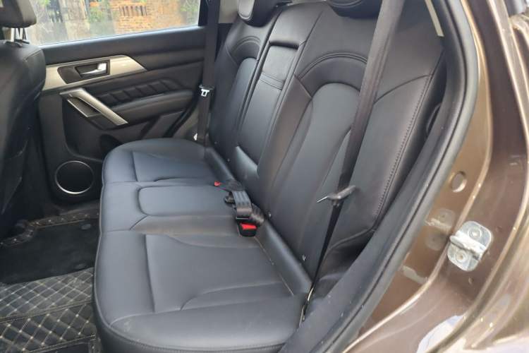 Used Haval H2 2016 Red-Label 1.5T Manual Two-Wheel Drive Comfort Model Left Rear Seat