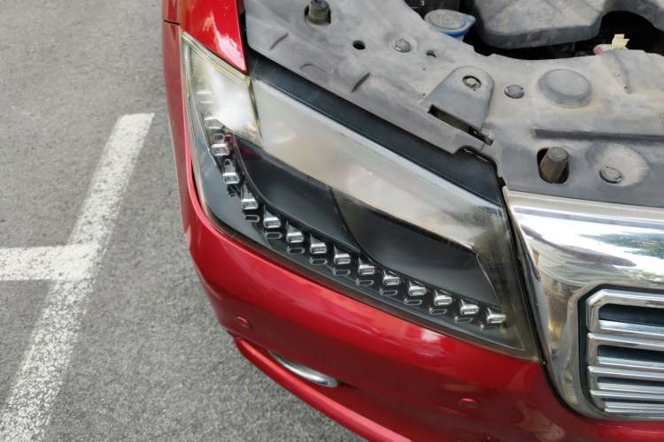 Used Haval H2 2016 Red Label 1.5T Automatic Two-Wheel Drive Prestige Model Right Front Headlight