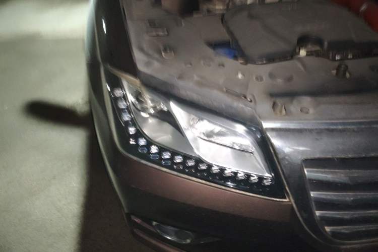Used Haval H2 2016 Red-Label 1.5T Automatic Two-Wheel Drive Luxury Model Right Front Headlight