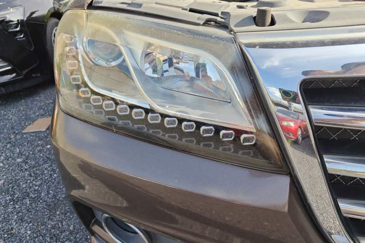 Used Haval H2 2016 Red-Label 1.5T Manual Two-Wheel Drive Luxury Model Right Front Headlight